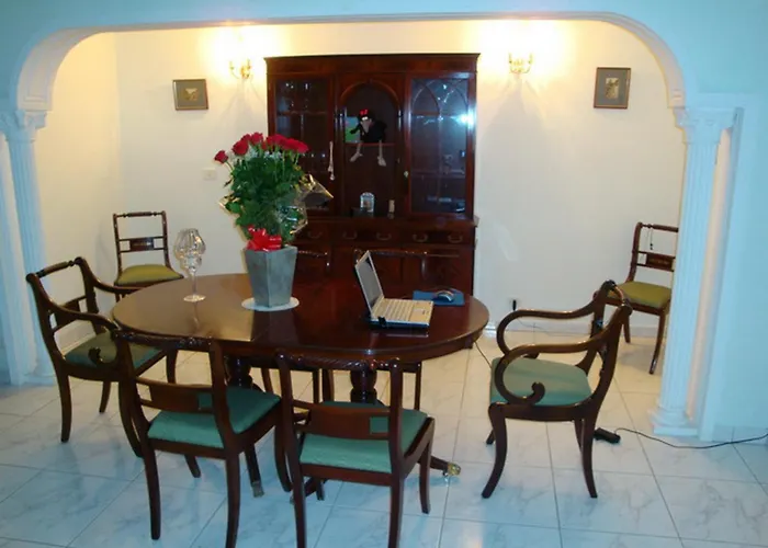 Villa Luxurious Violet