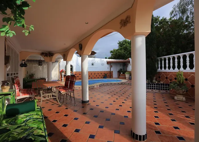 Luxurious Violet Villa *